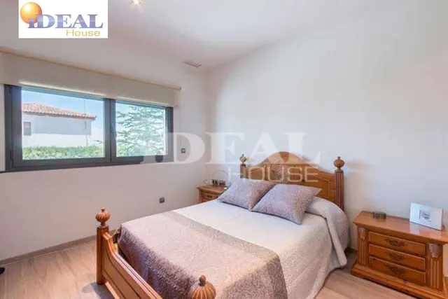 Ref.: A8488G7. Increible chalet de lujo y diseño, parcela 1500 m2,  piscina propia, pista de padel. — 26