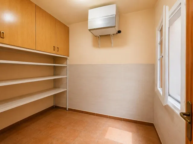 Piso de 151 m2 con terraza y vistas al mar en el centro de Arenys de Mar — 11