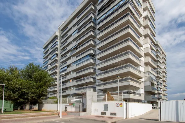 REF. 1890_APARTAMENTO EN 10ª PLANTA CON TERRAZA DE 24 M2 EN  - foto 3