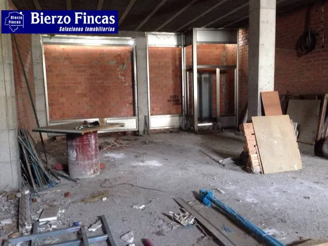 ✨ SE ALQUILA LOCAL COMERCIAL EN FUENTES NUEVAS (PONFERRADA)  - foto 2