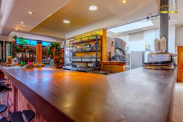 “Restaurante con licencia en 1.993 m2 de parcela y potencial para 3 viviendas en Hita” — 21