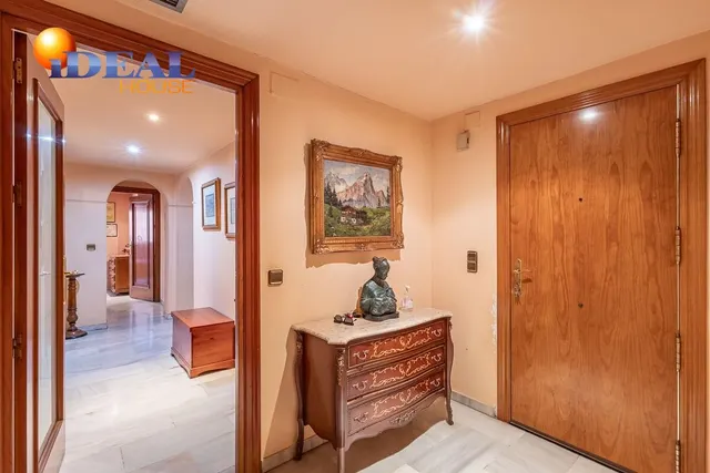 EXCLUSIVO PISO CON JARDÍN PRIVATIVO EN UNA DE LAS MEJORES URBANIZACIONES DE GRANADA — 39