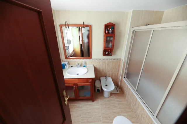 Amplio piso de 3 dormitorios con terraza, garaje y trastero en Las Lagunas — 32