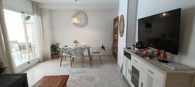 ¡OPORTUNIDAD! APARTAMENTO DE 2 DORMITORIOS Y 2 BAÑOS CON GRAN TERRAZA, BALCÓN Y PISCINA CERCA DEL MAR — 4