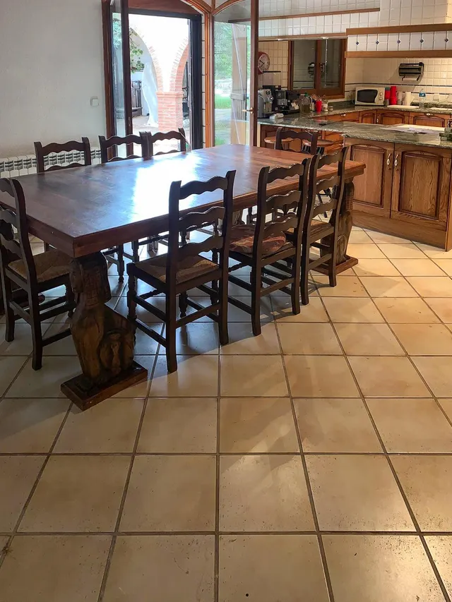 Finca rústica singular en parcela de 2.296 m2 con piscina, amplio garaje y pista de tenis. — 36