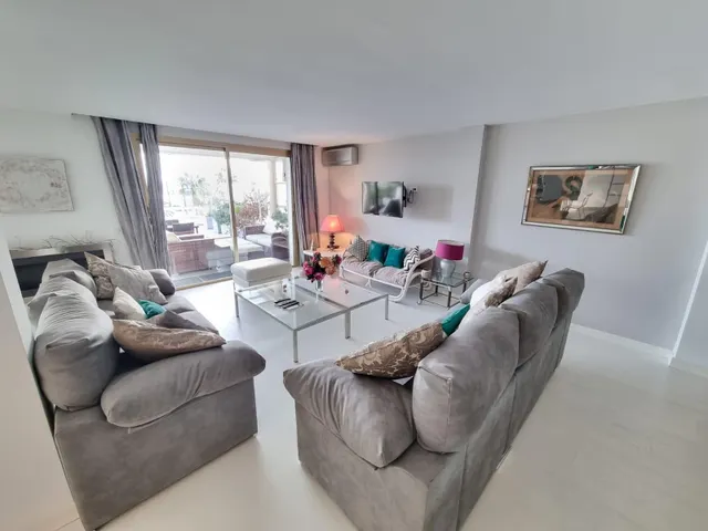 Impresionante Apartamento de Diseño Alquiler Temporada hasta 8 meses Paseo Marítimo primera línea de mar — 8