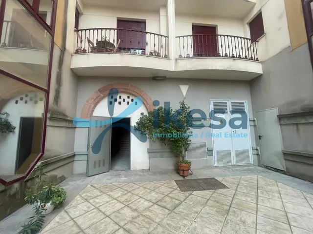 Venta de Local Comercial en Torredonjimeno, Jáne. — 9