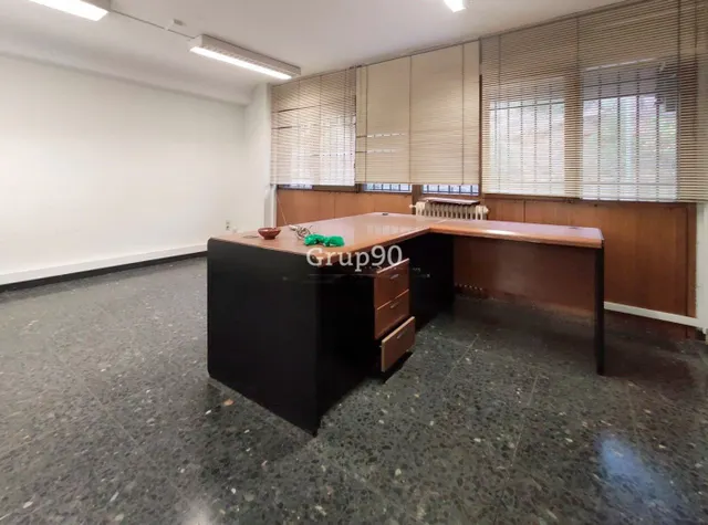 3 LOCALES COMERCIALES EN  ZONA INSTITUT — 38