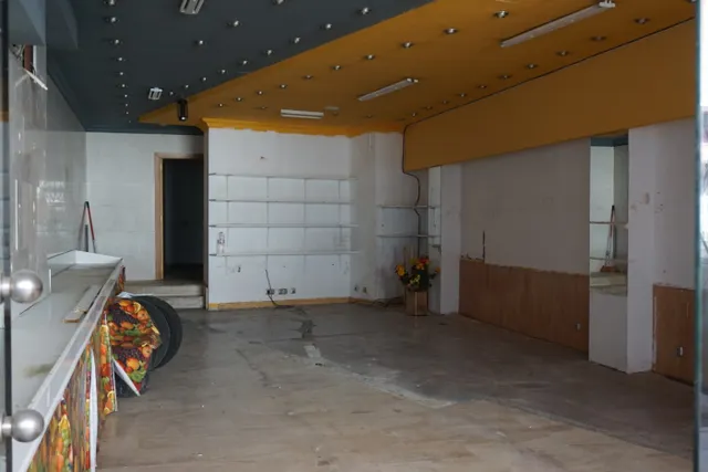 LOCAL COMERCIAL EN AVENIDA DE CHAPI — 3