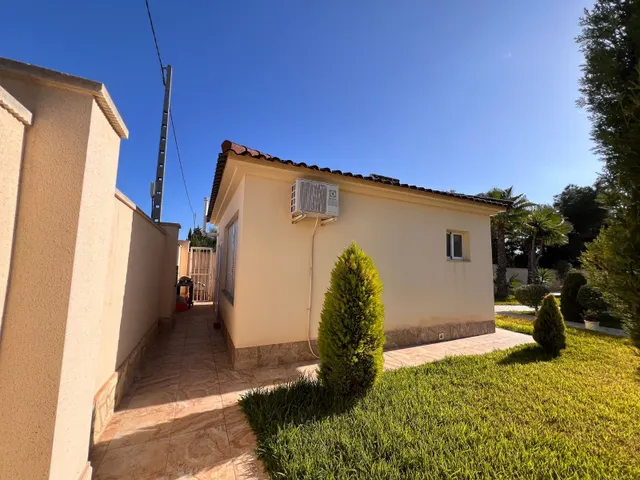 Villa 11 habitaciones 572m² en venta - Cabo Roig — 49
