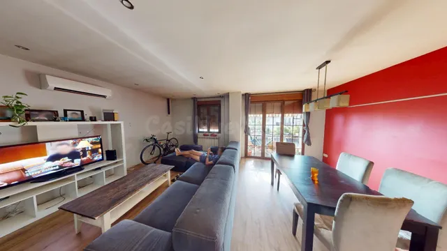 Espectacular Piso en Talamanca de Jarama con Amplia Terraza y Piscina Comunitaria — 2