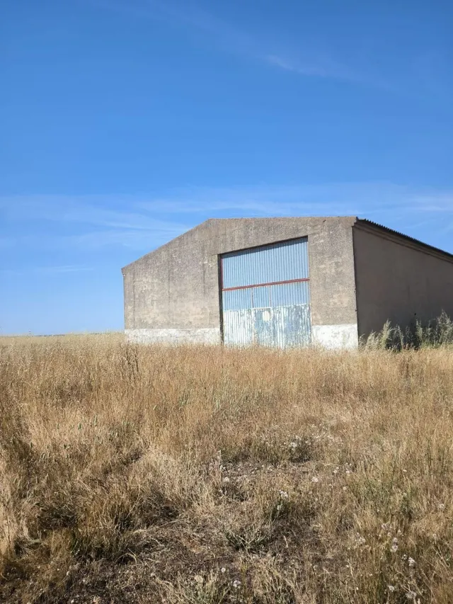 Local comercial 300m² en venta - Castilla y leon - foto 4