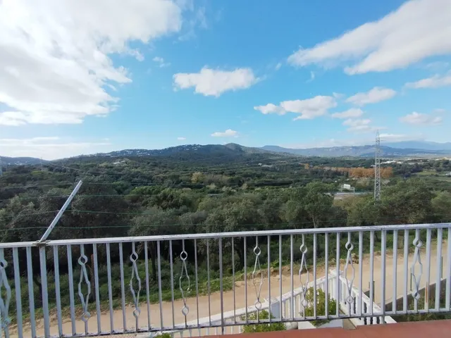GRAN CASA A CUATRO VIENTOS A LA ENTRADA DE MAS CARBO — 15