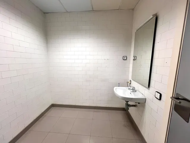 Local en venta en Calle de l'Alguer — 19