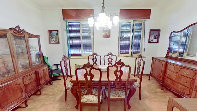 Amplia vivienda en las faldas del castillo de Santa Barbara — 10