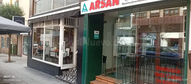 Amplio Local Comercial en el Corazón de Santander - Oportuni