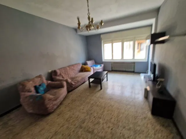 SE VENDE AMPLIO PISO DE TRES habitaciones EN VALENCIA DE DON JUAN, COCINA, SALÓN, BAÑO, DOS TERRAZAS — 13