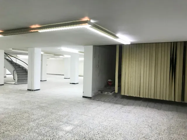 LOCAL COMERCIAL CÉNTRICO — 11