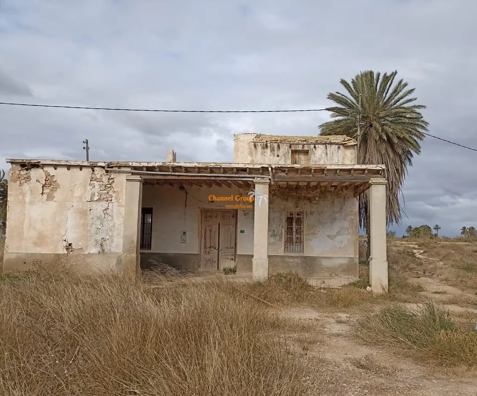 SE VENDE CASA EN ENORME PARCELA