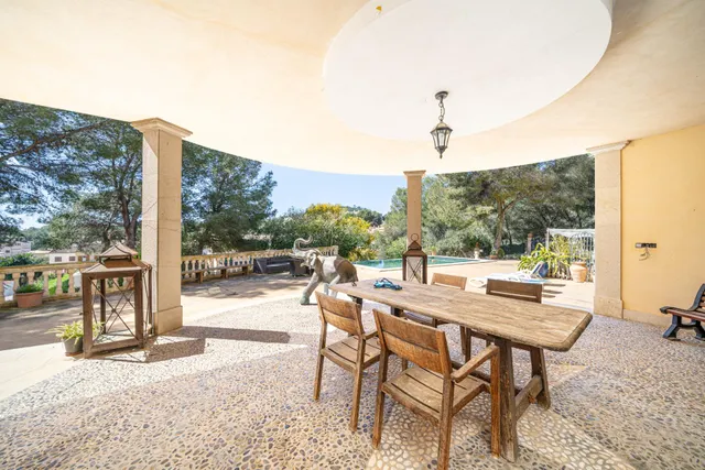 Chalet unifamiliar de 5 dormitorios y 5 baños, con piscina, garaje, ascensor y apartamento de invitados en Peguera (Calvià) — 11