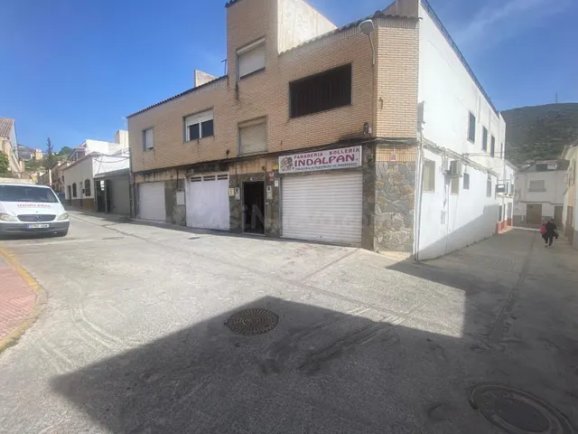 ¡Rebajado! Piso para reformar en Pago, Berja.