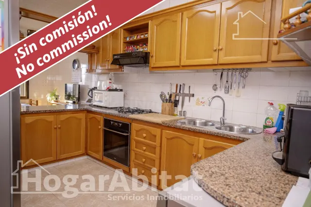 ¡CERCA DEL MAR! MAGNÍFICA CASA SEMIREFORMADA CON GARAJE, TER - foto 3