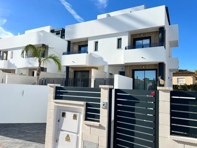 Adosado 3 habitaciones 222m² en venta - Comunidad valenciana — 39