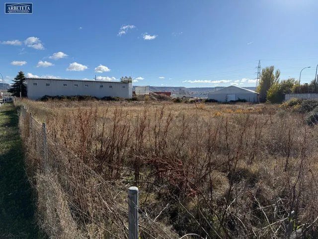 Agencia Inmobiliaria Arbeteta VENDE SUELO INDUSTRIAL en el P - foto 2