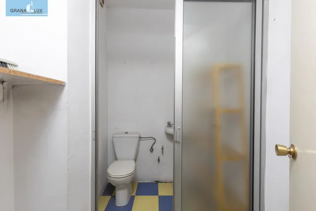 Local comercial en venta en calle agustina de aragón — 14