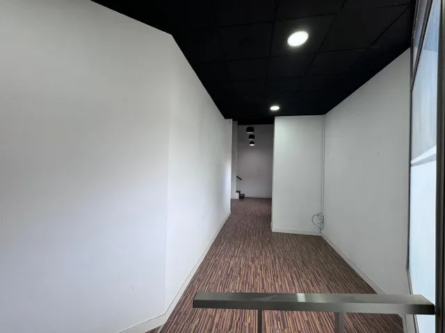 Local comercial acondicionado — 13