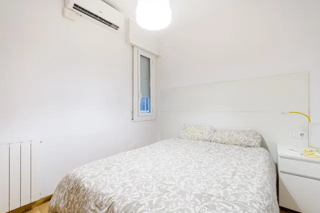 PISO ALTO CON BALCÓN/TERRAZA Y TRES PIEZAS EXTERIORES EN EL EIXAMPLE — 19