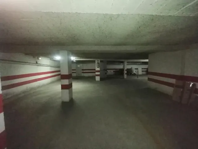PLAZA DE PARKING EN ZONA MUY DEMANDADA — 5