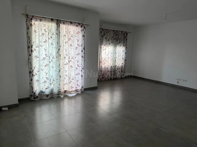 VENTA DE MAGNIFICO PISO CON PLAZA DE GARAJE EN MURO — 2