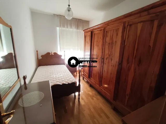 Inmobiliaria tejares vende estupendo piso en zona ensanche — 11