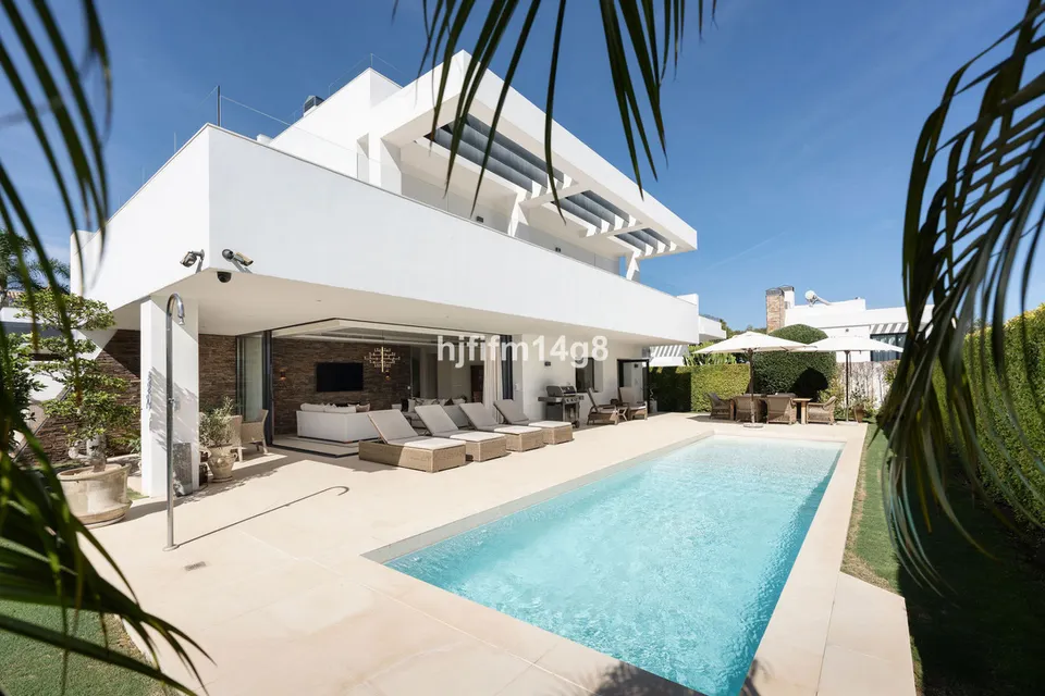 Chalet 5 habitaciones 250m² en venta - Marbella