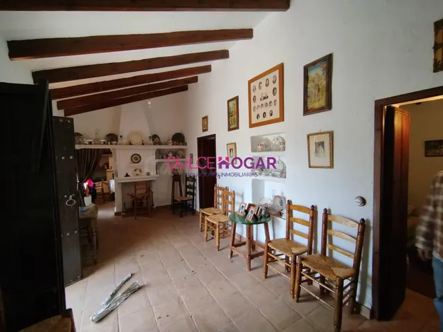 ESTUPENDA CASA CON TERRENO EN CANILLAS DEL ACEITUNO - foto 2