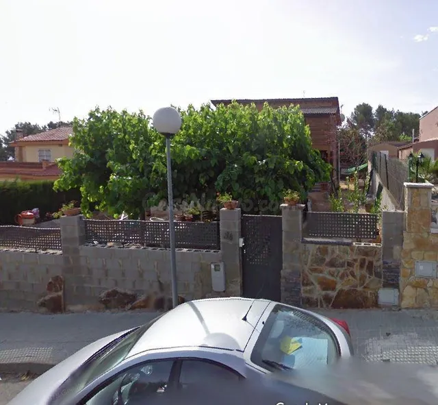 Se vende chalet OKUPA en Calle de la Pau 34 en El Catllar (T - foto 3