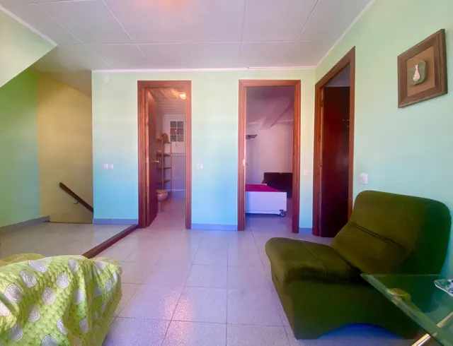 Gran casa de pueblo a dos calles en el centro — 32