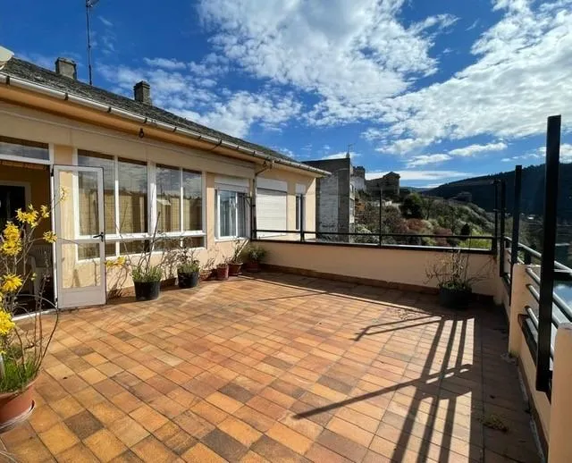 VENTA PISO CON TERRAZA EN PONFERRADA
