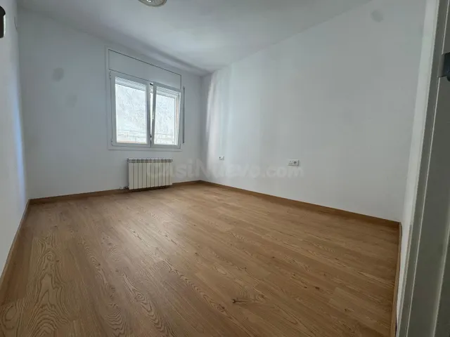 PISO REFORMADO DE 4 habitaciones EN MANRESA — 4
