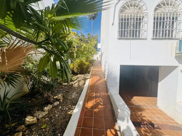 PAREADO EN VENTA EN LA COLINA A UN PASO DE LA PLAYA. — 6
