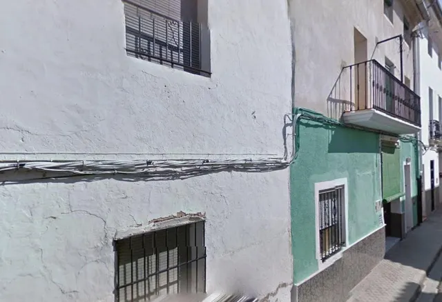 Se vende piso OKUPA en Mestre Garrigues Manuel en Valencia.