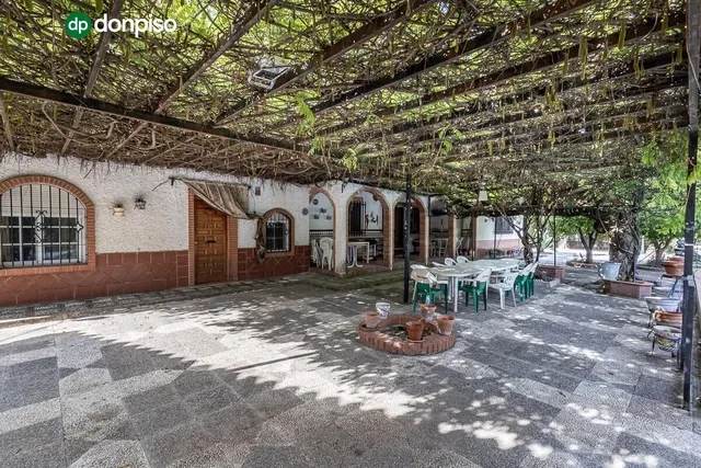 Espectacular Chalet en Ogijares - Ideal para Familias — 11