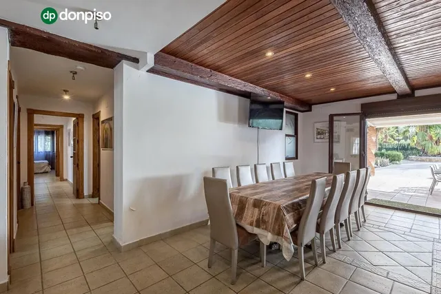 Chalet independiente con pozo propio y placas solares — 7
