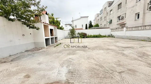 Casa adosada esquinera con jardín y gran terraza a 12 minuto - foto 4