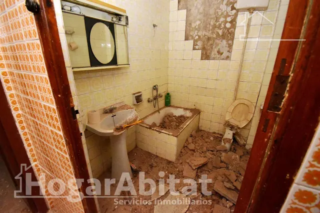 AMPLIA CASA CON 2 TERRAZAS CERCA DEL CENTRO — 32