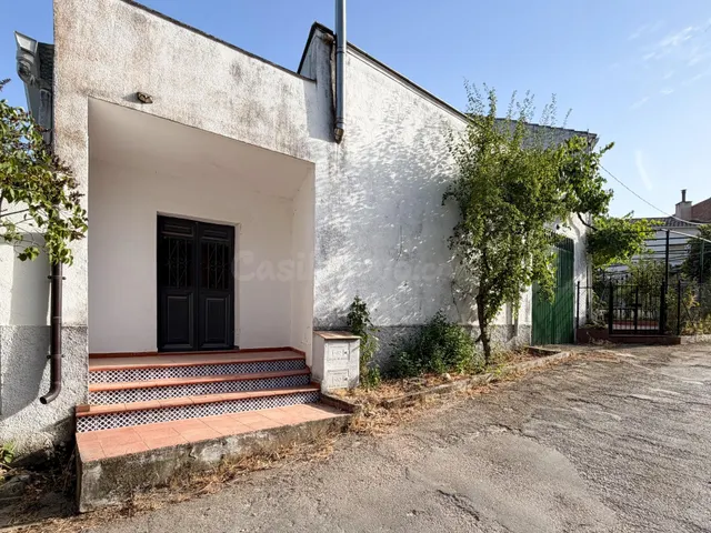 Casa con terreno, olivos y acceso al río Aguascebas