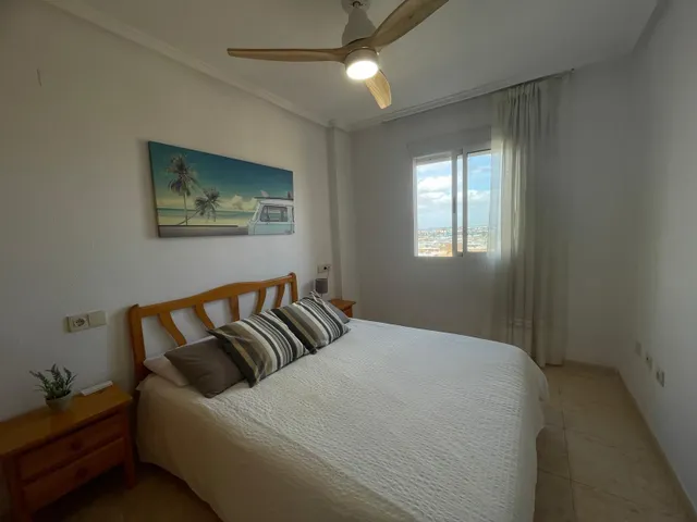 Apartamento exterior con vistas despejadas y piscina comunitaria en Torrevieja — 11