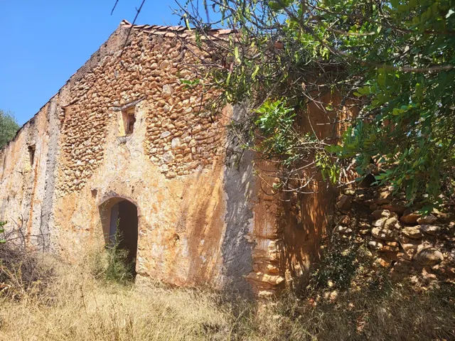 MASIA PARA REFORMAR CON TERRENO EN TÉRMINO DE VALL D'ALBA, L - foto 3