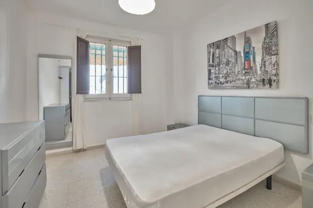 Zona Puertas de Sevilla. Vivienda con amplia terraza de 15 m2. — 17